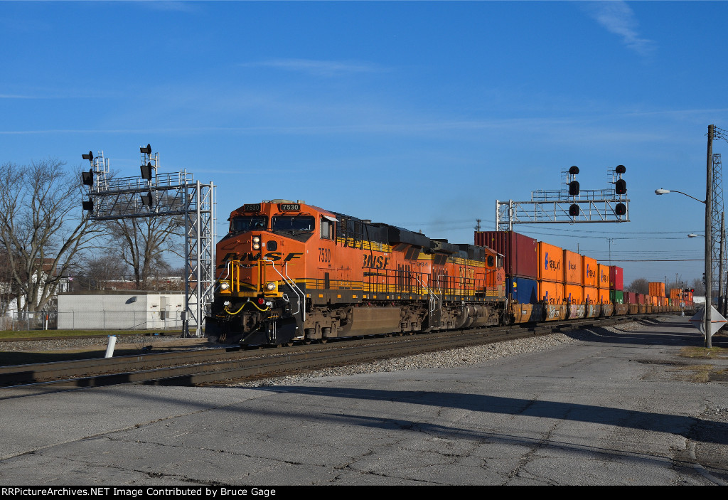 BNSF 7530